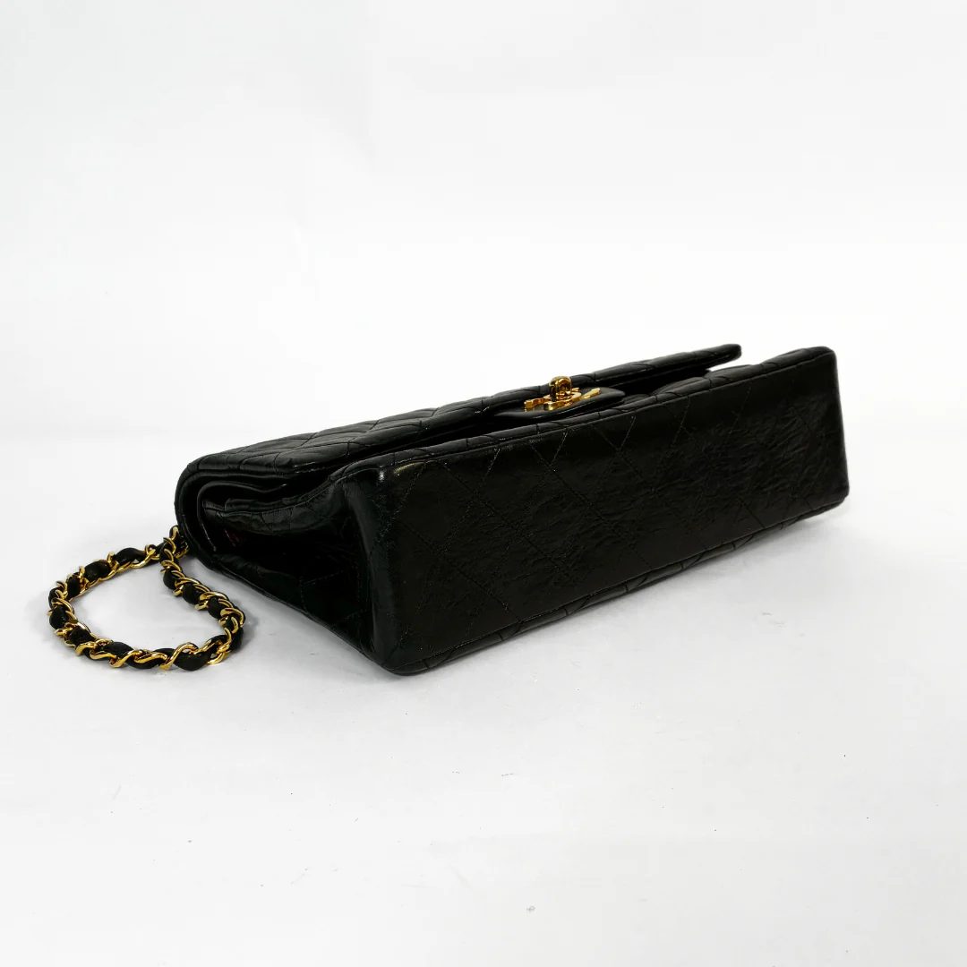 Chanel Classic Flap Bag Medium - Image 4