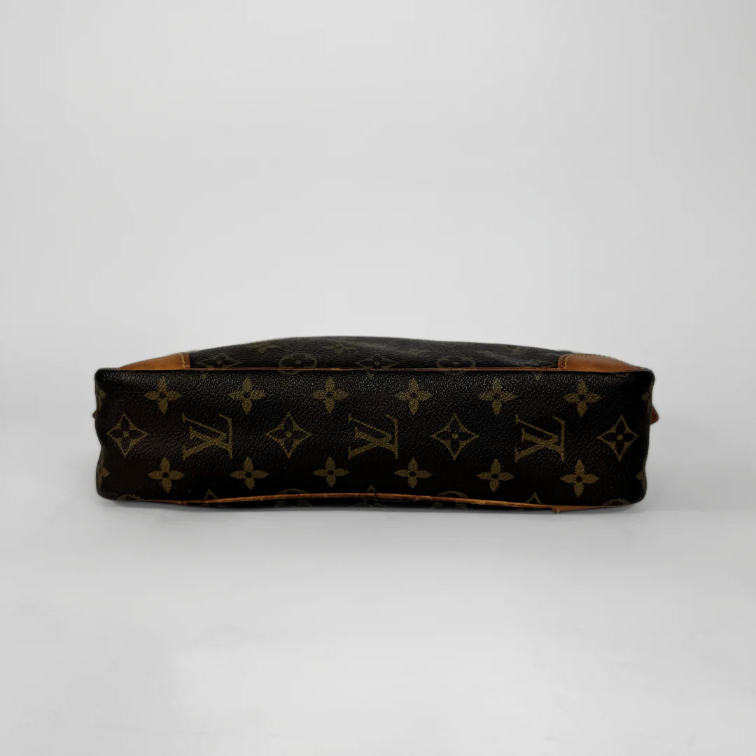 Louis Vuitton Compiegne Toiletry - Image 6