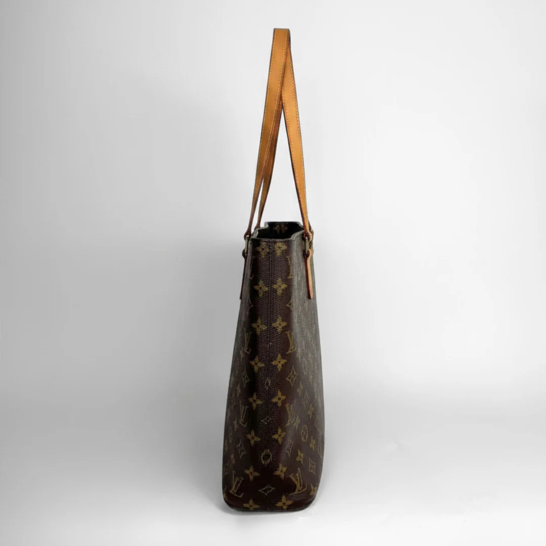 Louis Vuitton Luco Monogram Canvas - Image 5