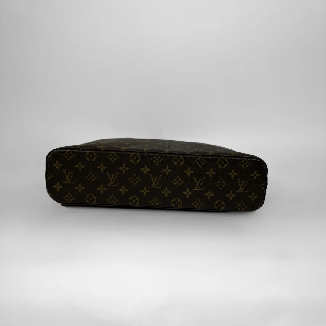 Louis Vuitton Luco Monogram Canvas - Image 6