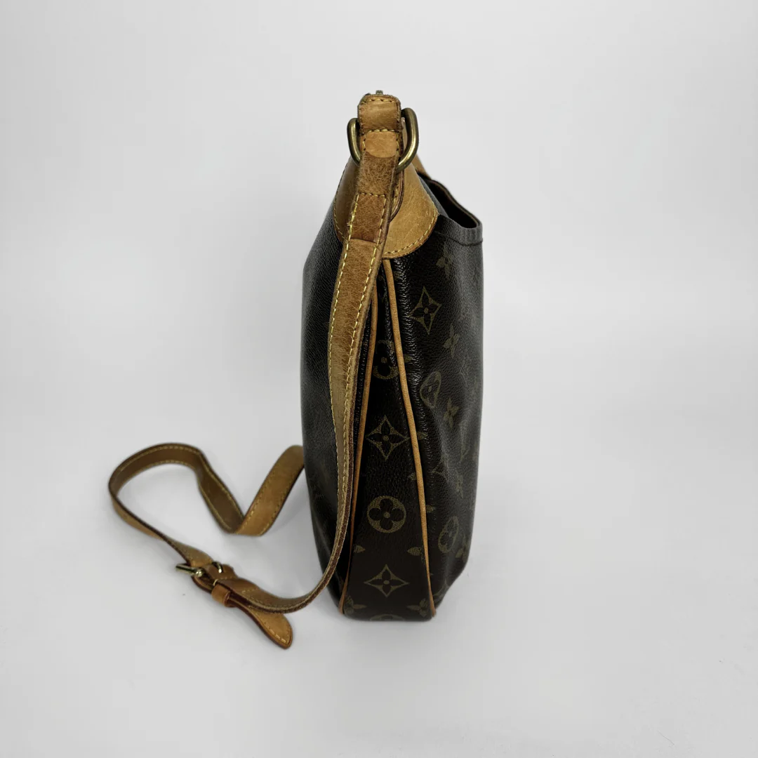 Louis Vuitton Odeon PM Monogram Canvas - Image 3