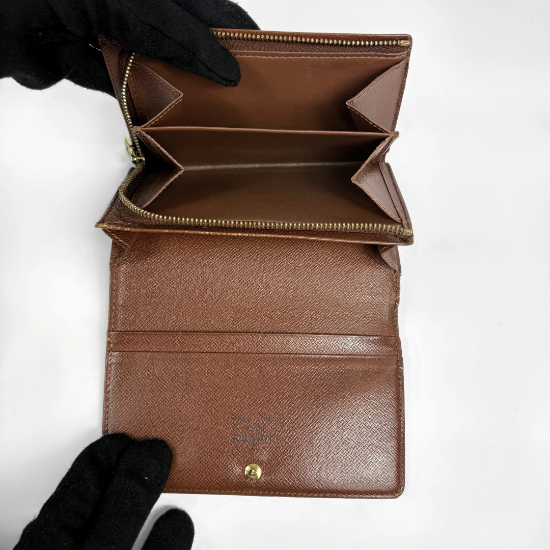 Louis Vuitton Wallet Medium - Image 7