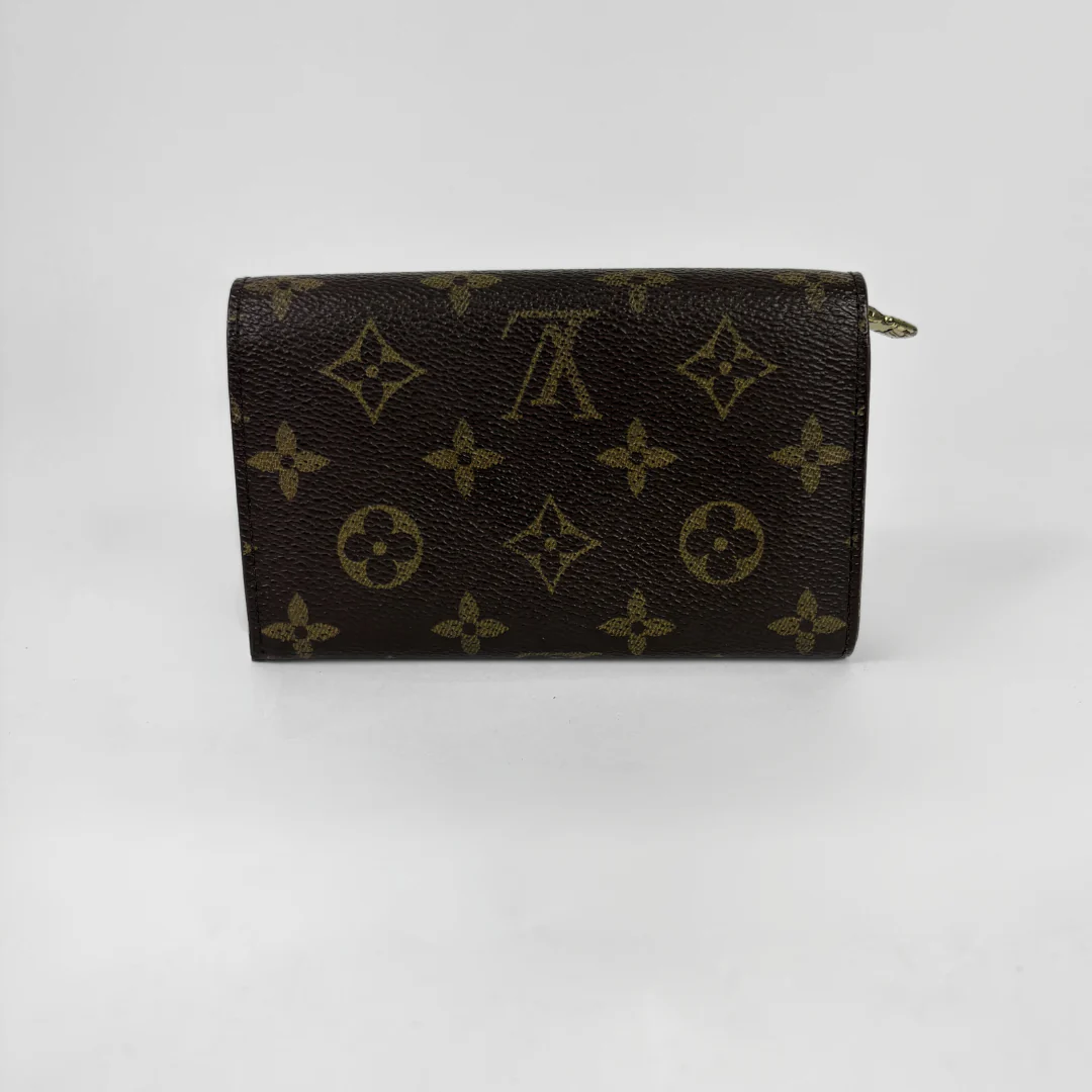 Louis Vuitton Wallet Medium - Image 3