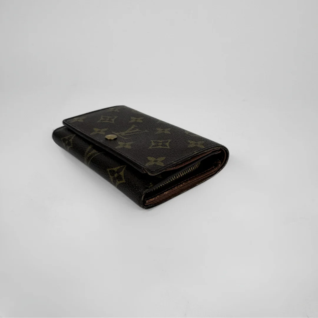 Louis Vuitton Wallet Medium - Image 4
