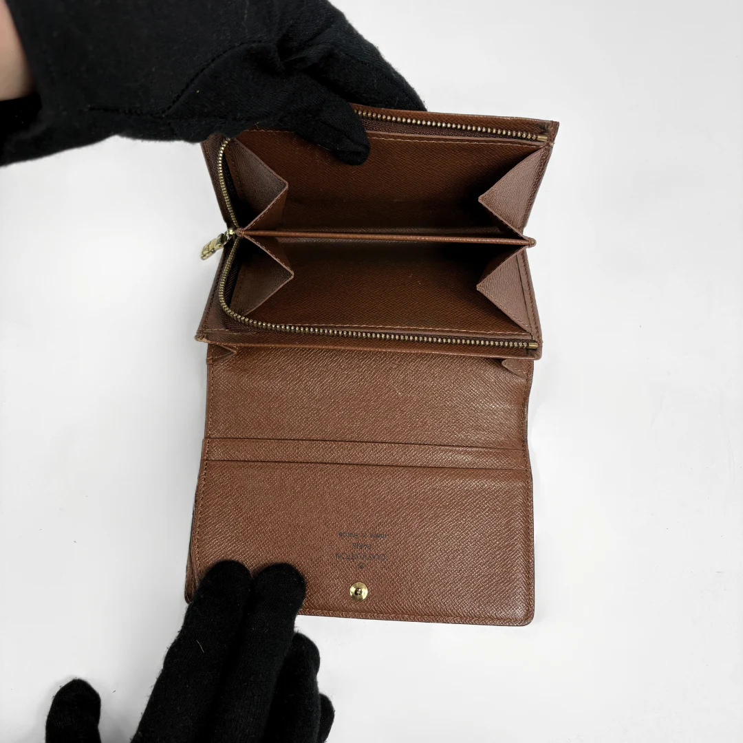 Louis Vuitton Wallet Medium - Image 7