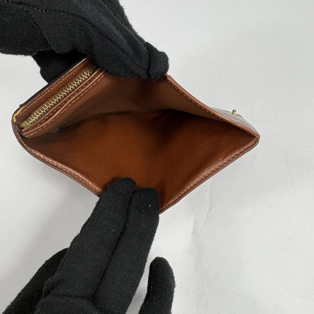 Louis Vuitton Wallet Medium - Image 8