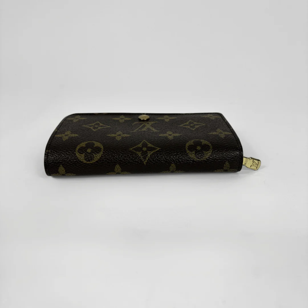 Louis Vuitton Wallet Medium - Image 6